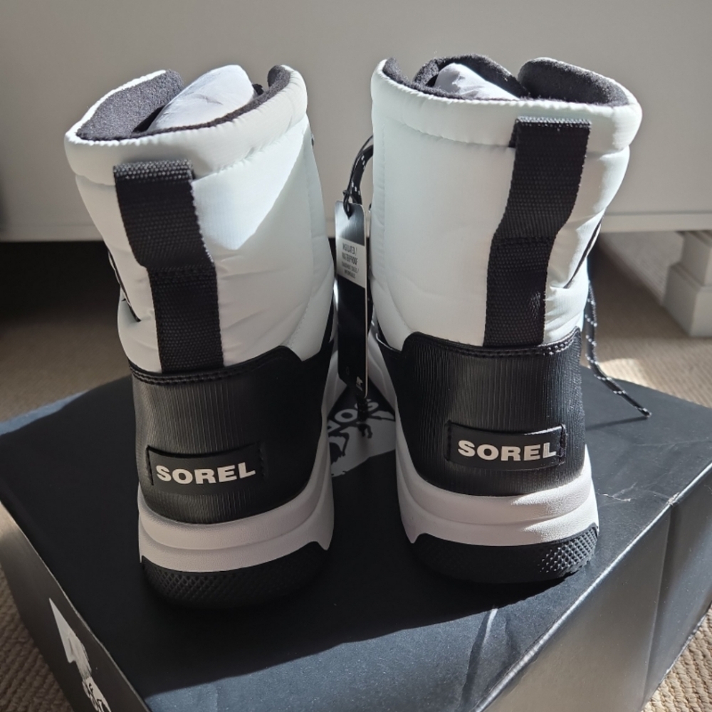Sorel Snow Boots 9.5 - Picture 3 of 9